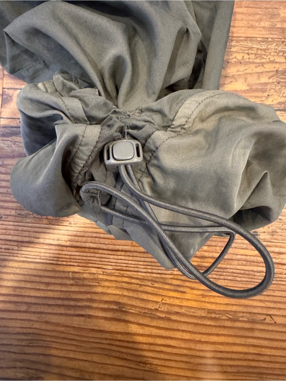 Vuori ripstop Olive Drawstring Casual Pants - Picture 4 of 5
